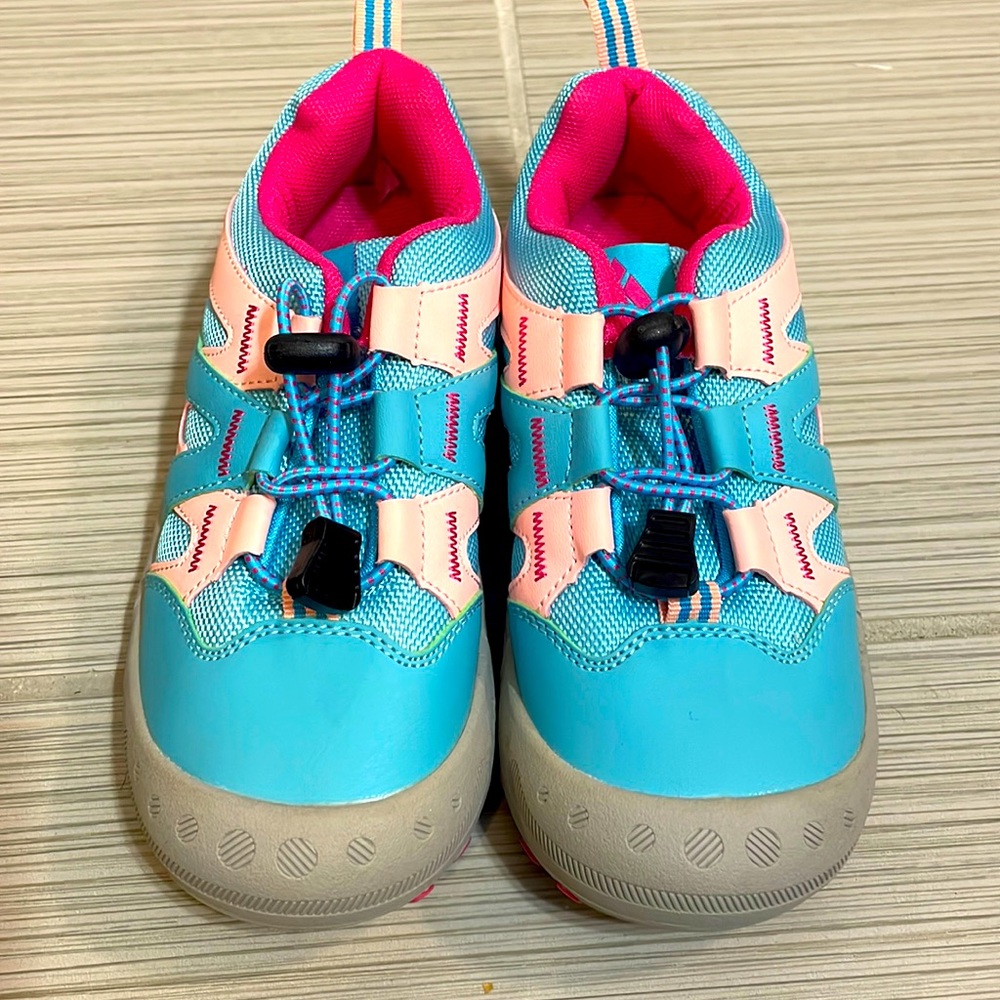 Girls hiking shoes